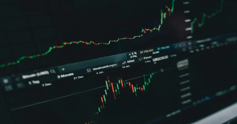 Technical analysis; Difference between technical and fundamental analysis